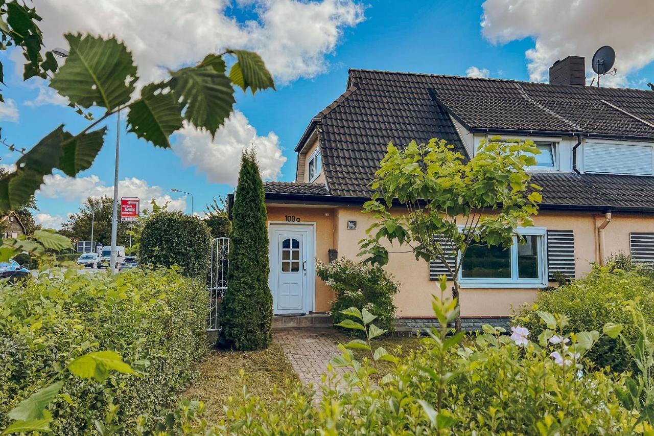 Stadthytte Ferienhaus รอสต็อค ภายนอก รูปภาพ